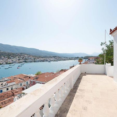 Traditional House Under The Clock Tower With Sweet View Poros Town Esterno foto