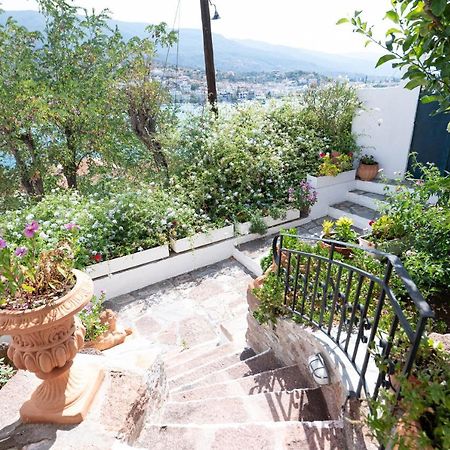 Traditional House Under The Clock Tower With Sweet View Poros Town Esterno foto