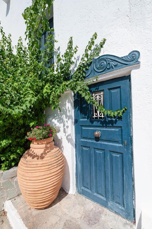 Traditional House Under The Clock Tower With Sweet View Poros Town Esterno foto