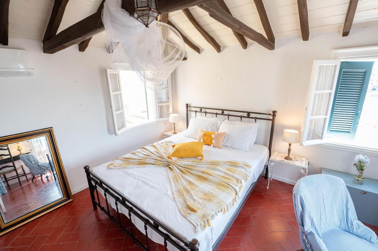 Traditional House Under The Clock Tower With Sweet View Poros Town Esterno foto