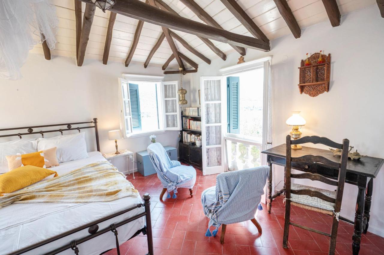 Traditional House Under The Clock Tower With Sweet View Poros Town Esterno foto