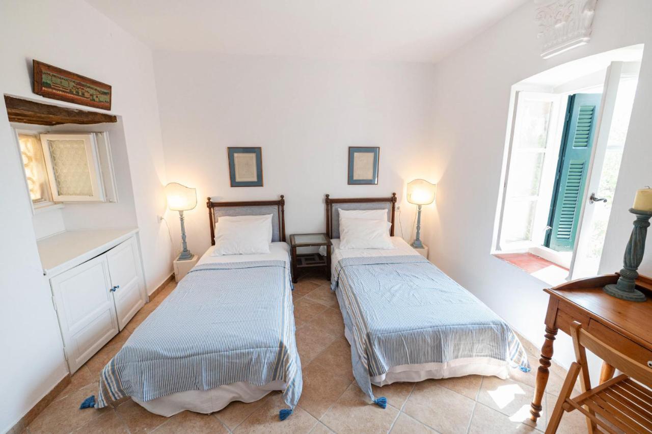 Traditional House Under The Clock Tower With Sweet View Poros Town Esterno foto