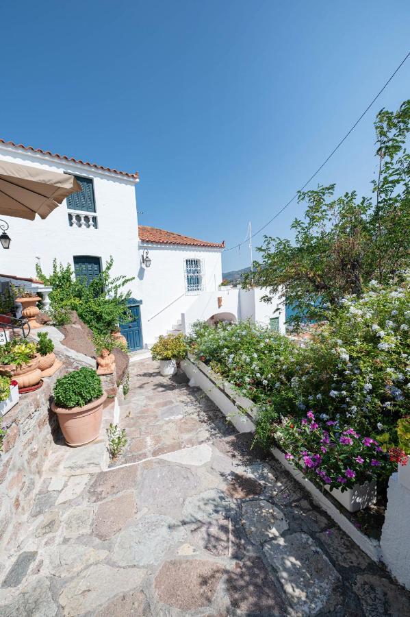 Traditional House Under The Clock Tower With Sweet View Poros Town Esterno foto
