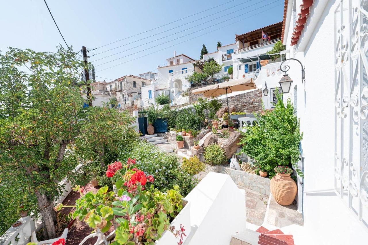 Traditional House Under The Clock Tower With Sweet View Poros Town Esterno foto