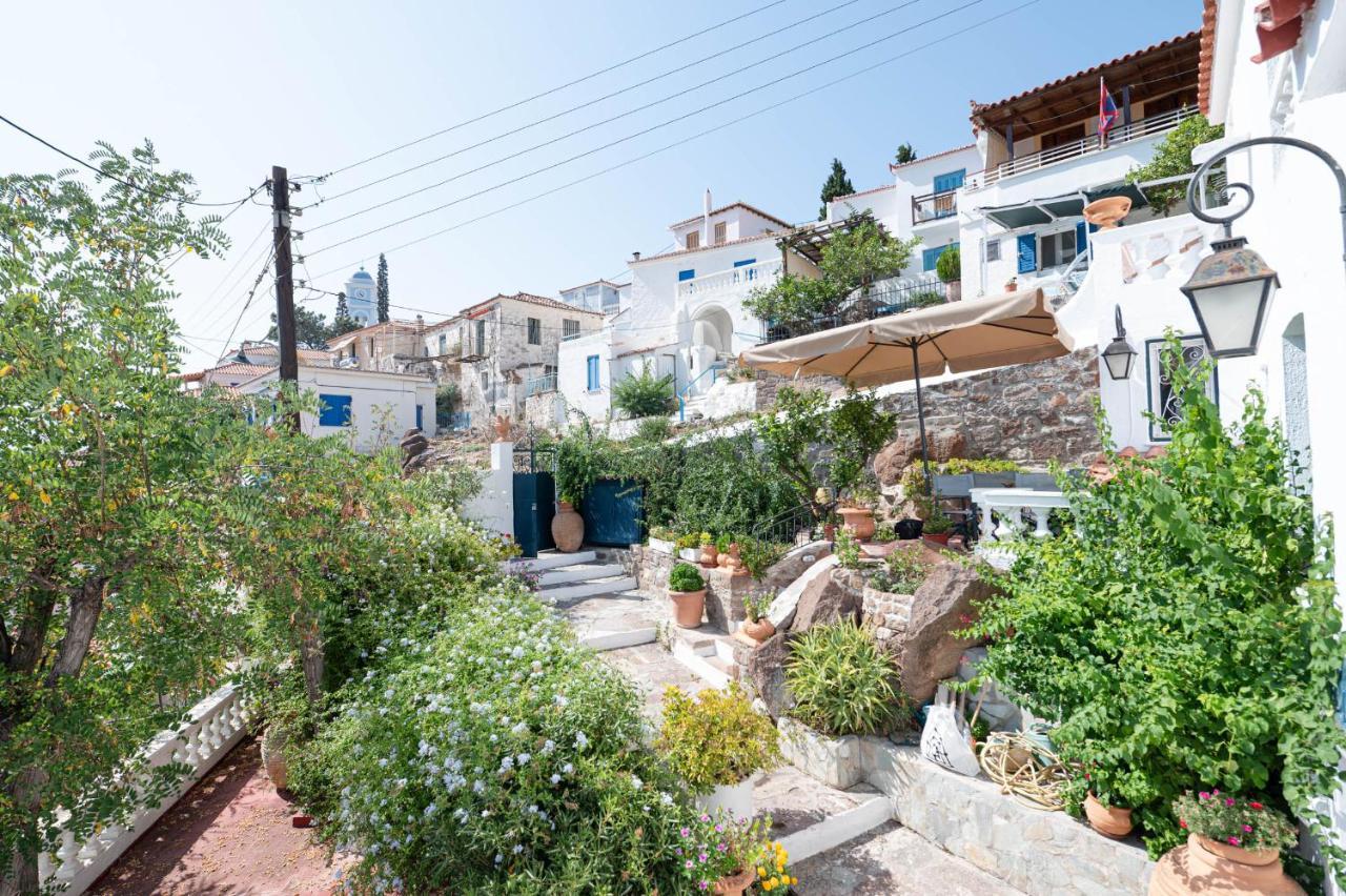 Traditional House Under The Clock Tower With Sweet View Poros Town Esterno foto