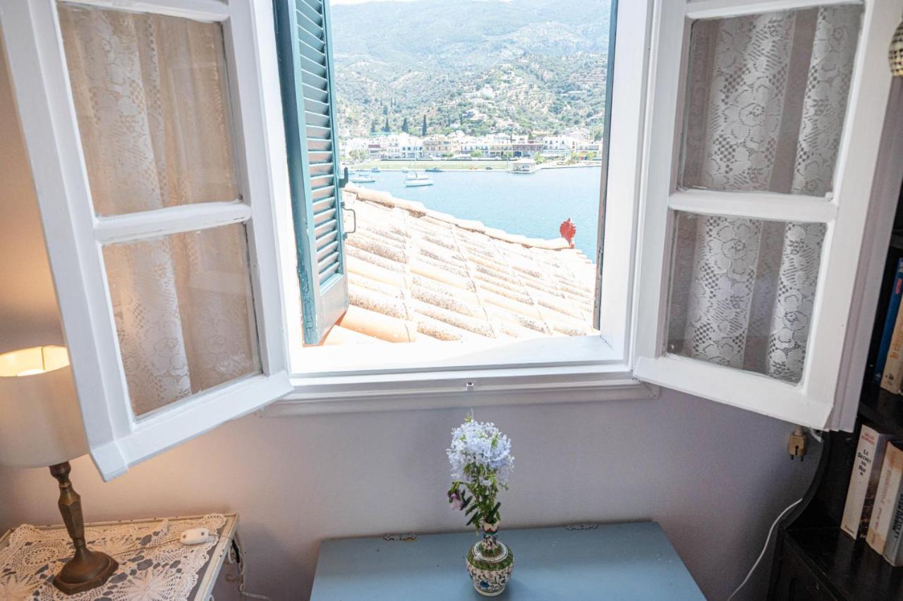 Traditional House Under The Clock Tower With Sweet View Poros Town Esterno foto