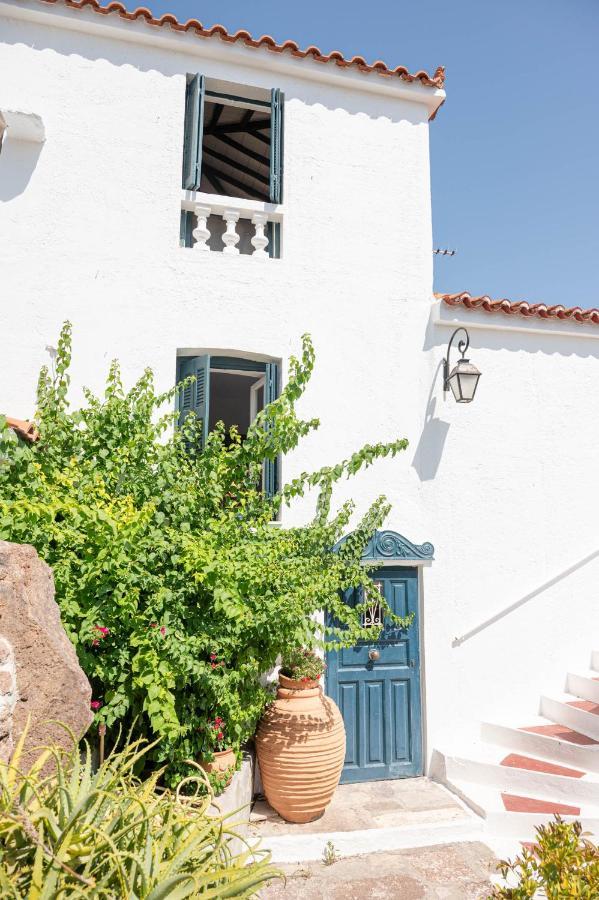 Traditional House Under The Clock Tower With Sweet View Poros Town Esterno foto