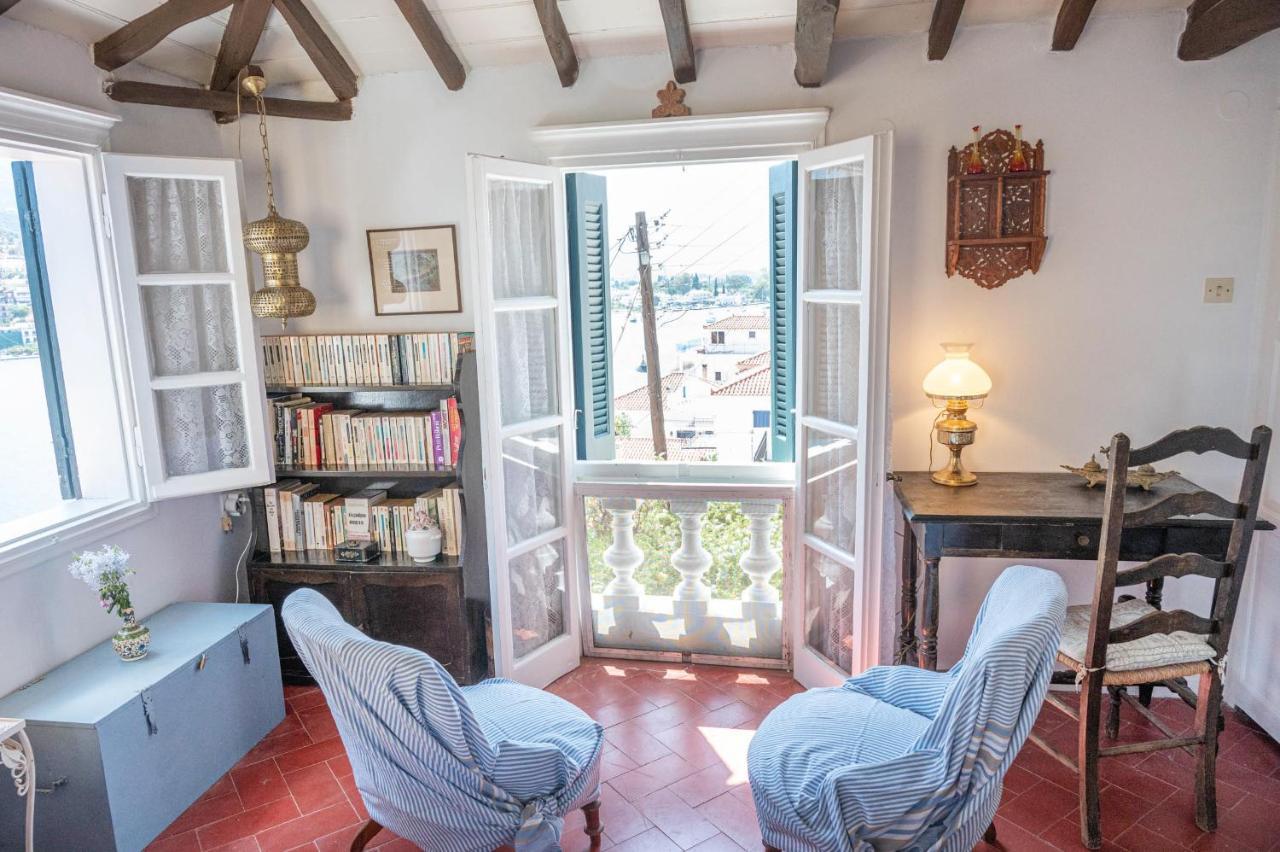 Traditional House Under The Clock Tower With Sweet View Poros Town Esterno foto